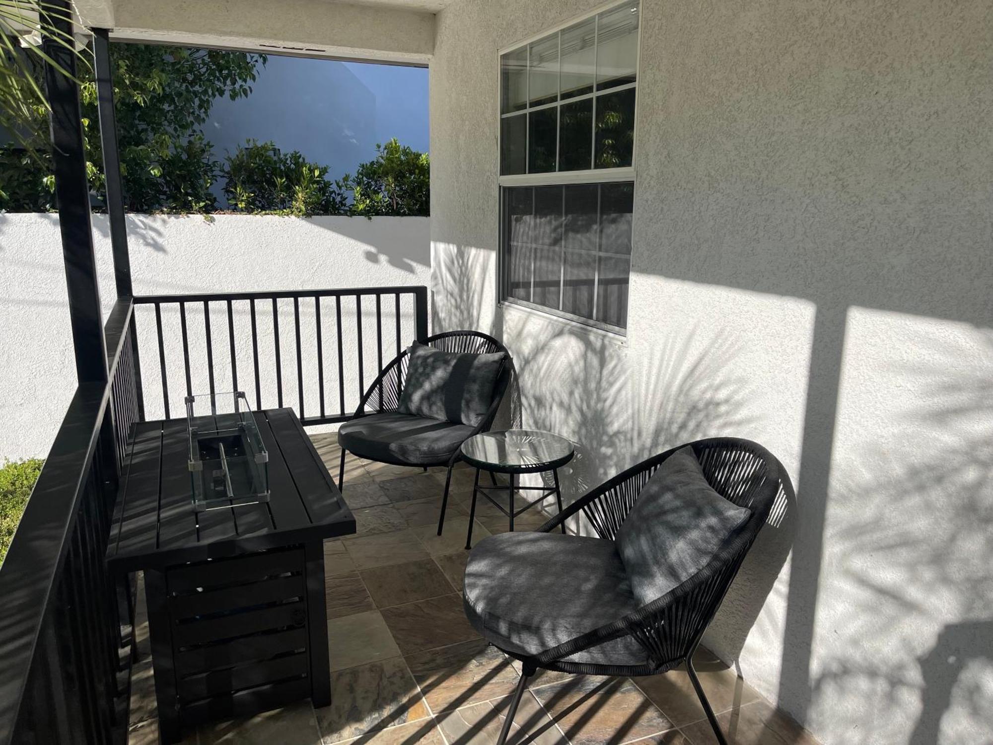 Homestay Charming Bright Traditional In Sherman Oaks *