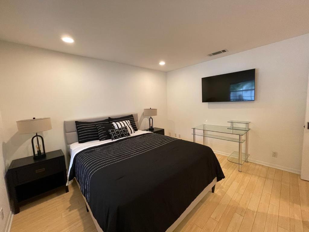 Charming Bright Traditional In Sherman Oaks Homestay Los Angeles