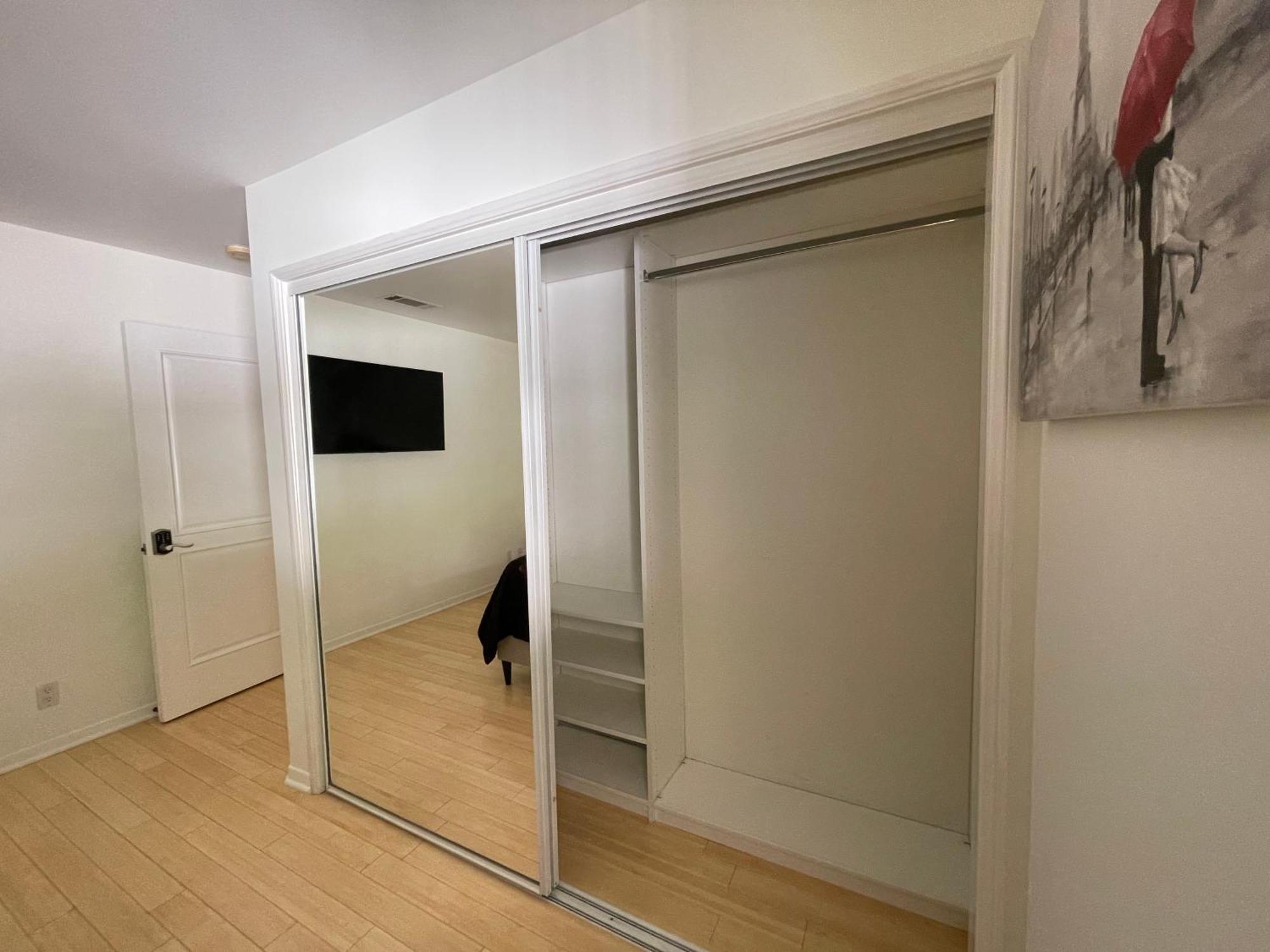 Homestay Charming Bright Traditional In Sherman Oaks *