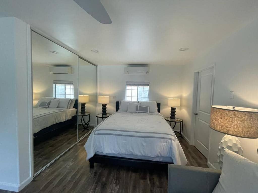 Charming Bright Traditional In Sherman Oaks Homestay Los Angeles