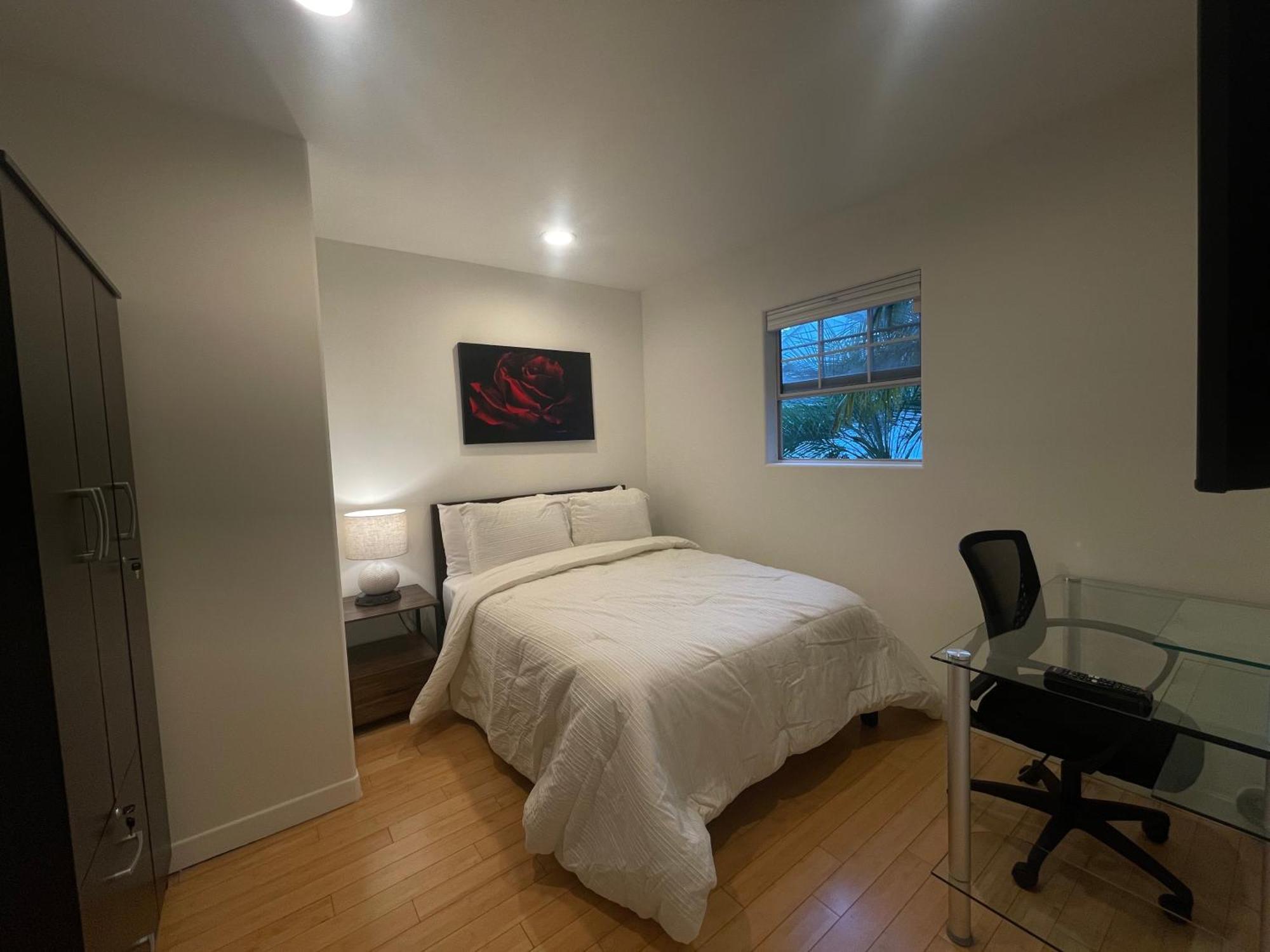 Charming Bright Traditional In Sherman Oaks Los Angeles