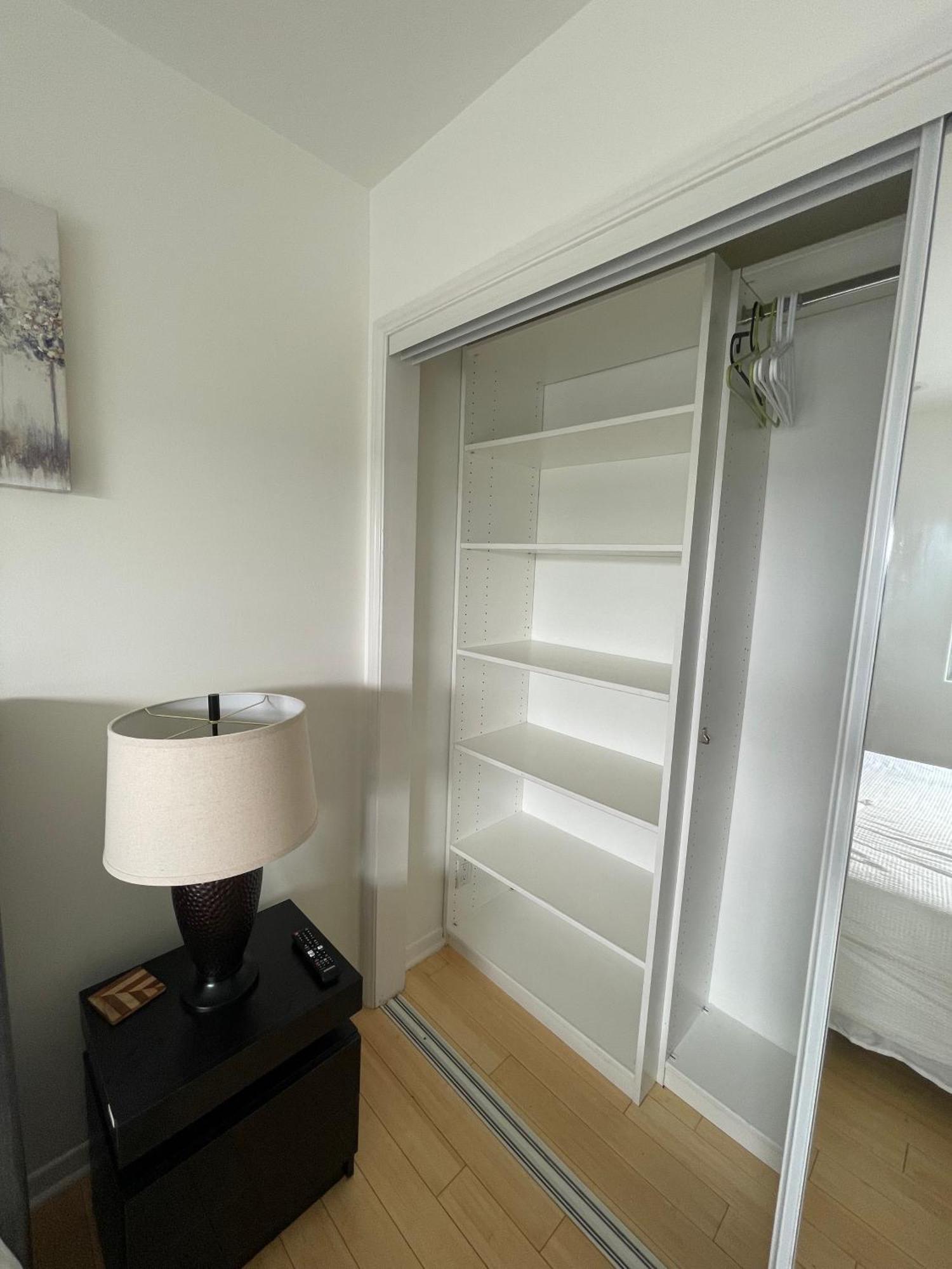 Homestay Charming Bright Traditional In Sherman Oaks *