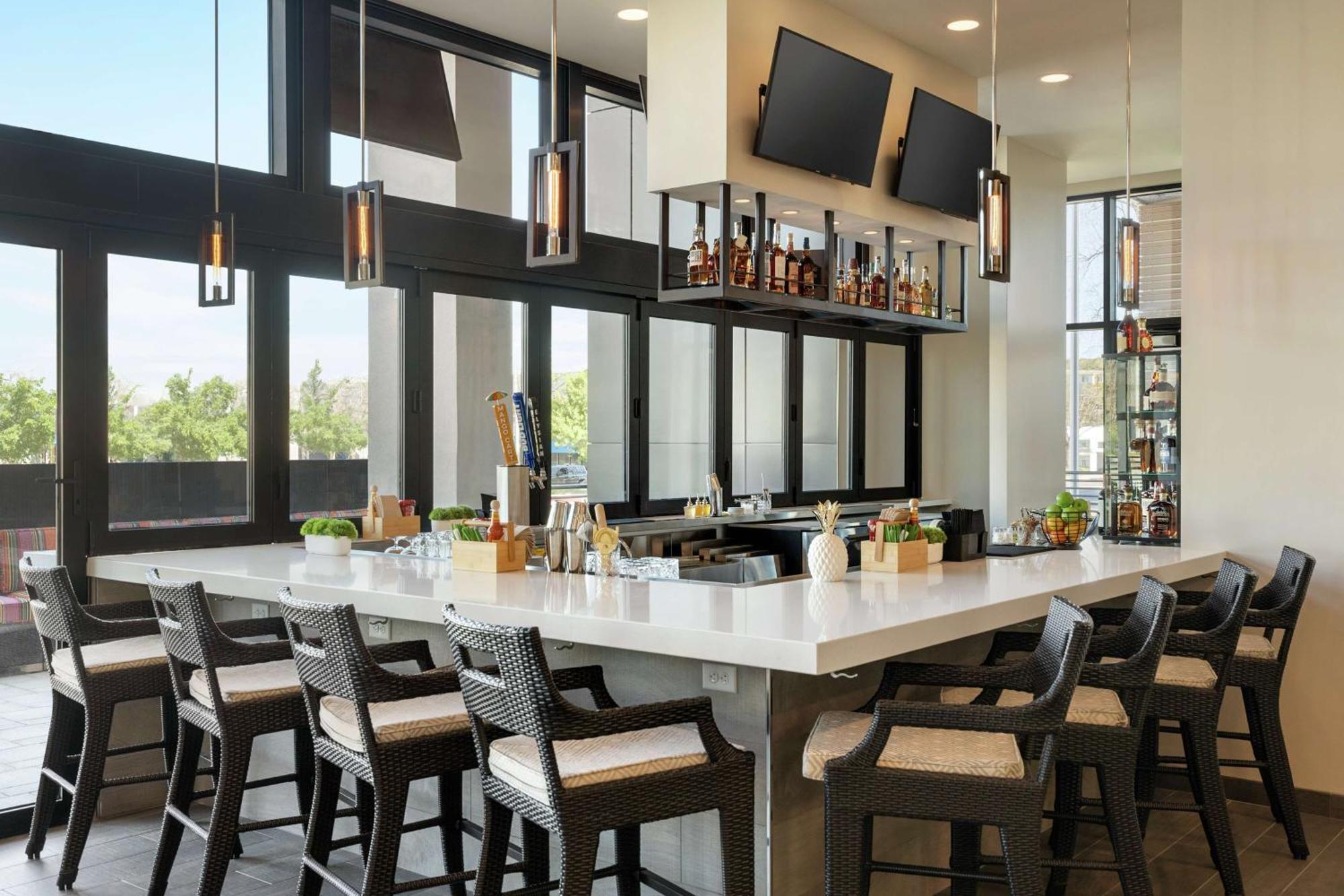 Home2 By Hilton Woodland Hills Angeles Hotel Los Angeles