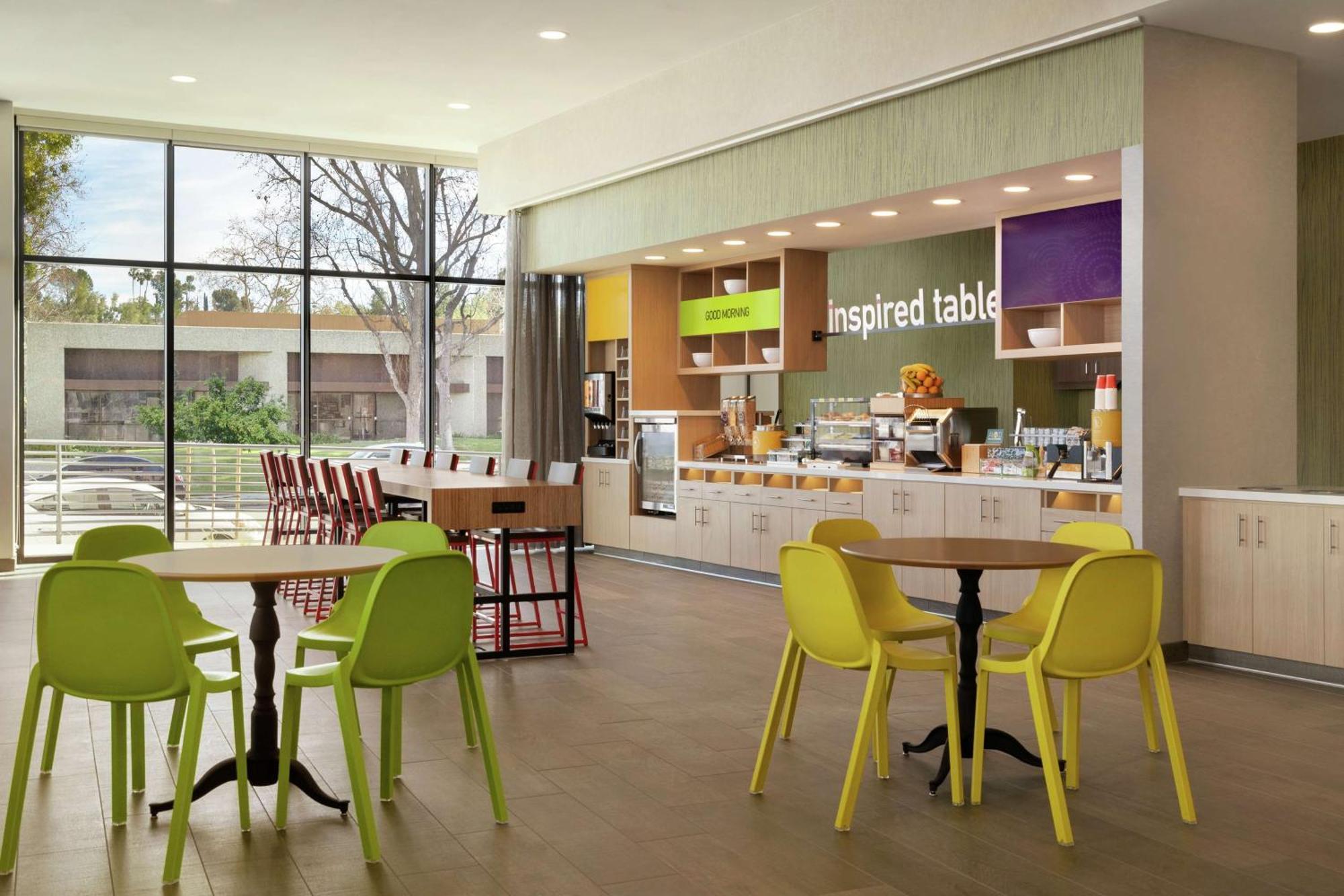 Hotel Home2 By Hilton Woodland Hills Angeles 3*