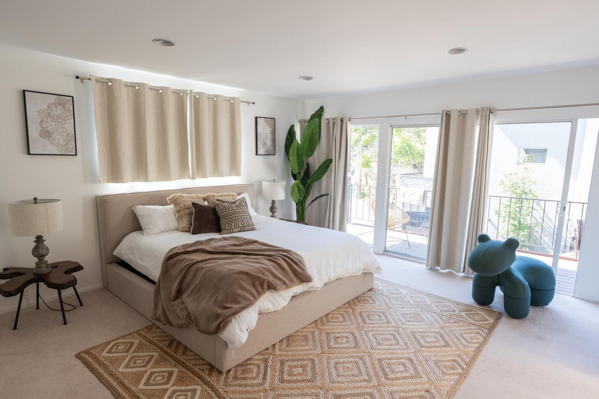 Holiday home Urban Oasis: Stylish Mid-century In Weho