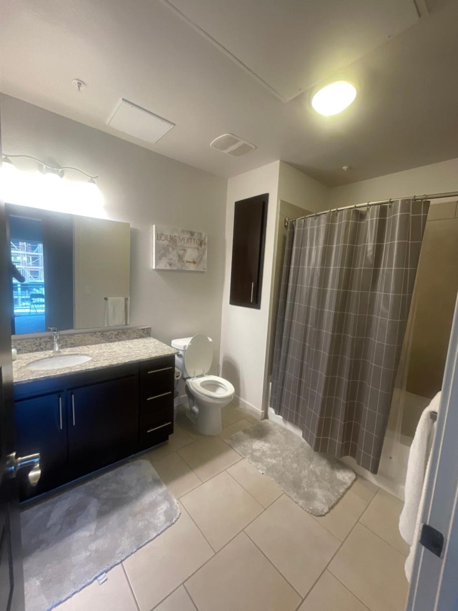 A-class Luxury 2 Bedrooms Apt In Woodland Hills Ca *