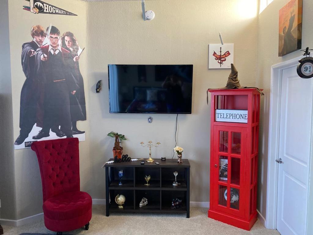 Apartment Mario, Harry Potter, & Not Themed Loft Universal 10min Loft