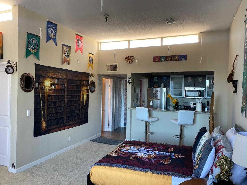Mario, Harry Potter, & Not Themed Loft Universal 10min Loft *