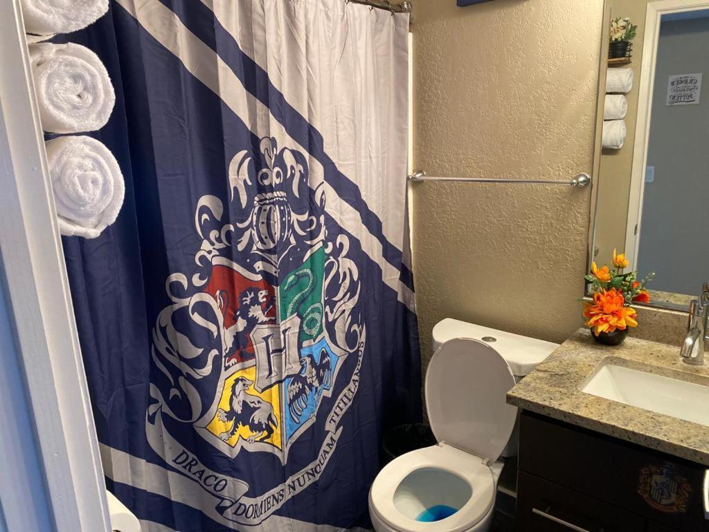 Mario, Harry Potter, & Not Themed Loft Universal 10min Loft Apartment *