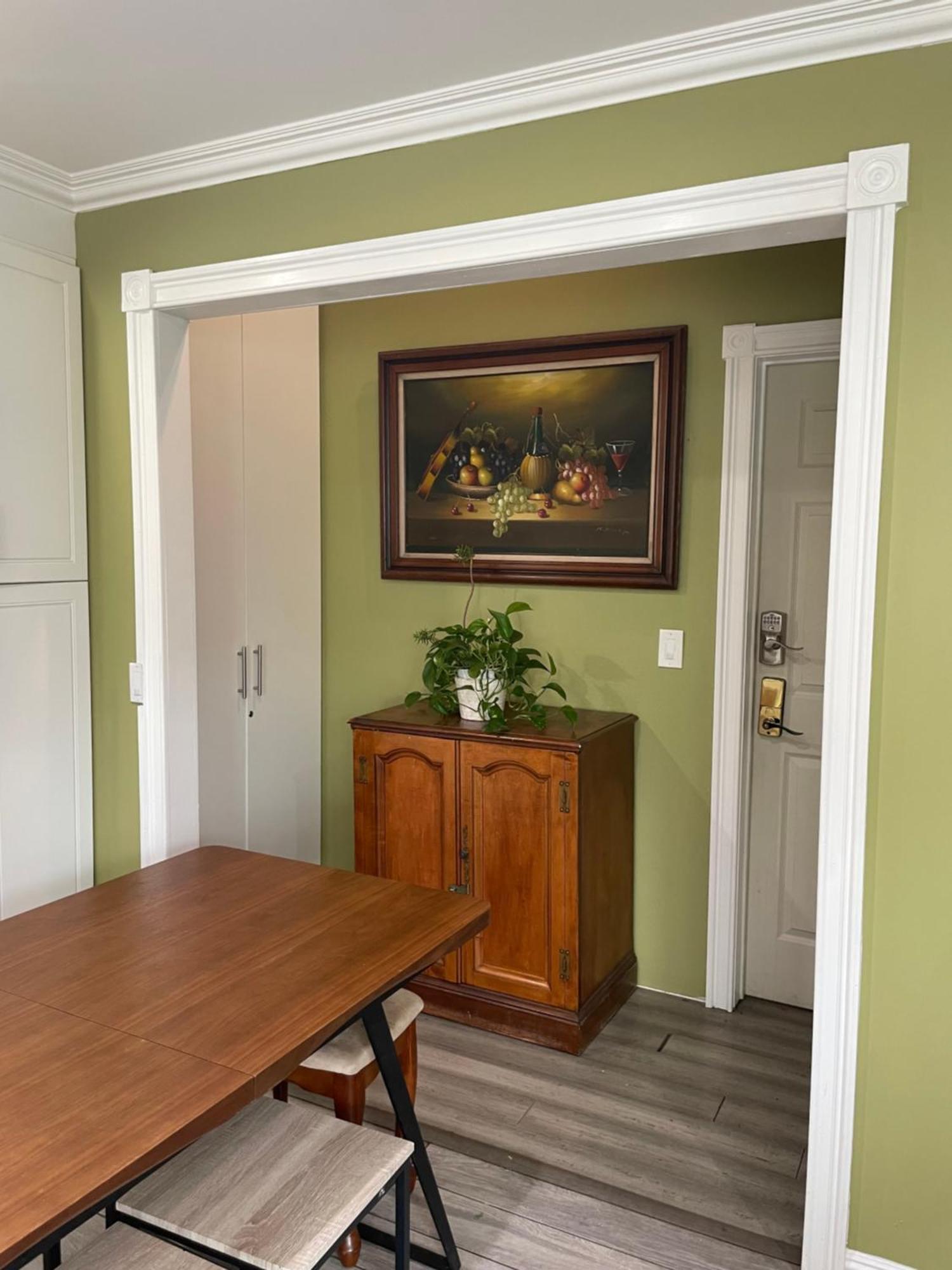 Homestay Private In Angeles With Wifi, Tv, And View Of Hollywood Sign & Shared Kitchen *