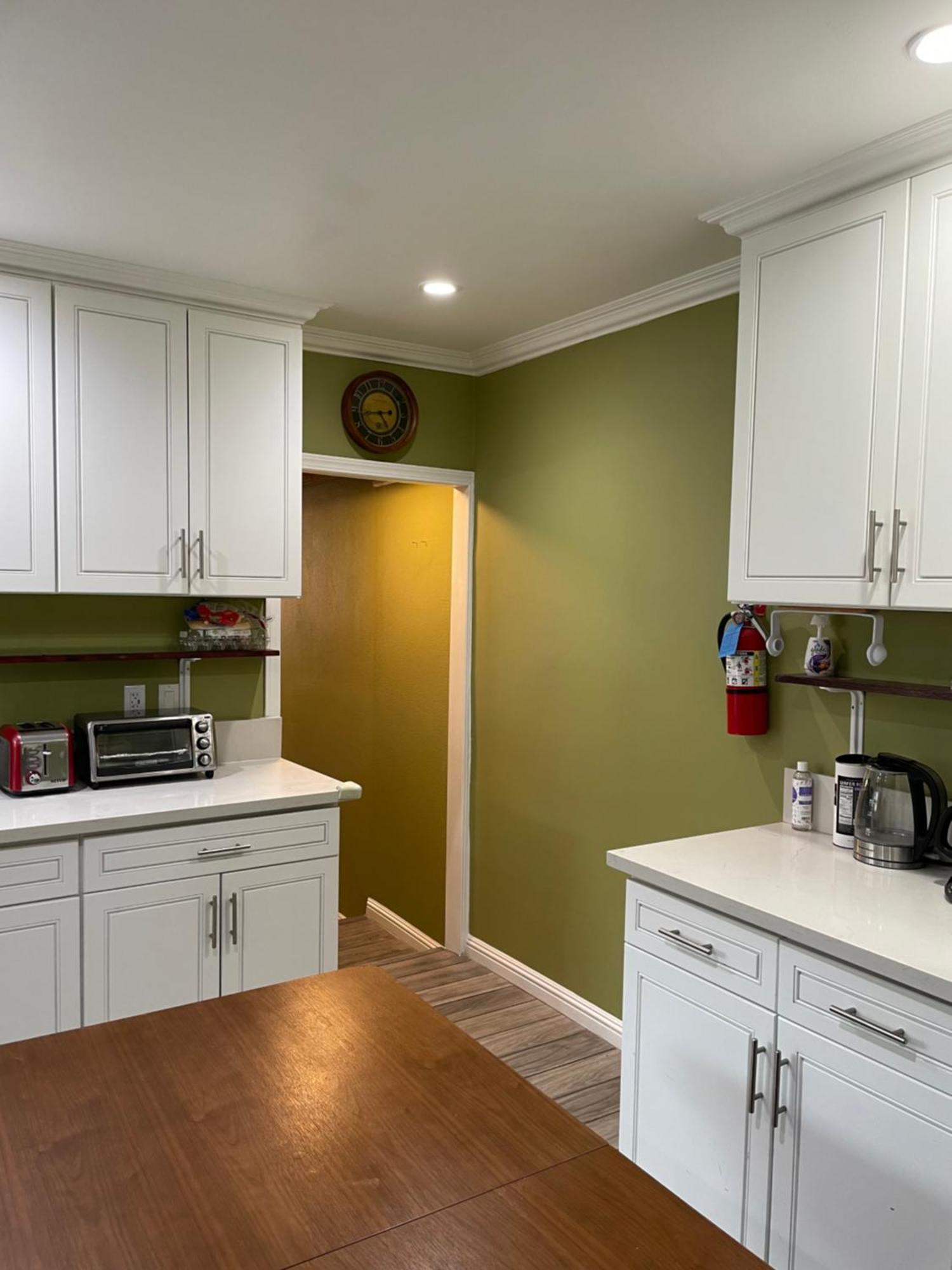 Private In Angeles With Wifi, Tv, And View Of Hollywood Sign & Shared Kitchen *