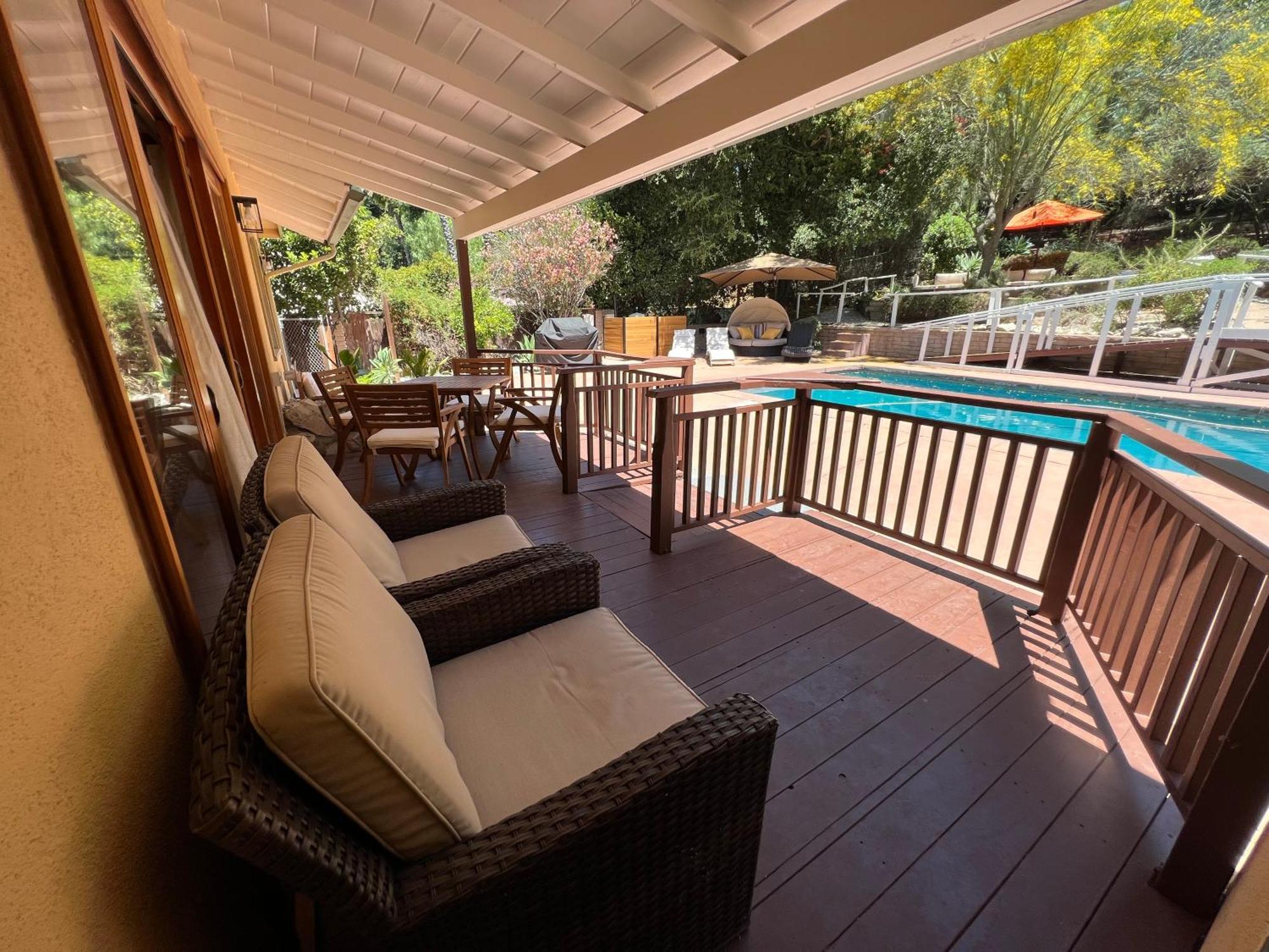 La Reforma - Newly Designed 4br House & Pool In Angeles By Topanga Villa