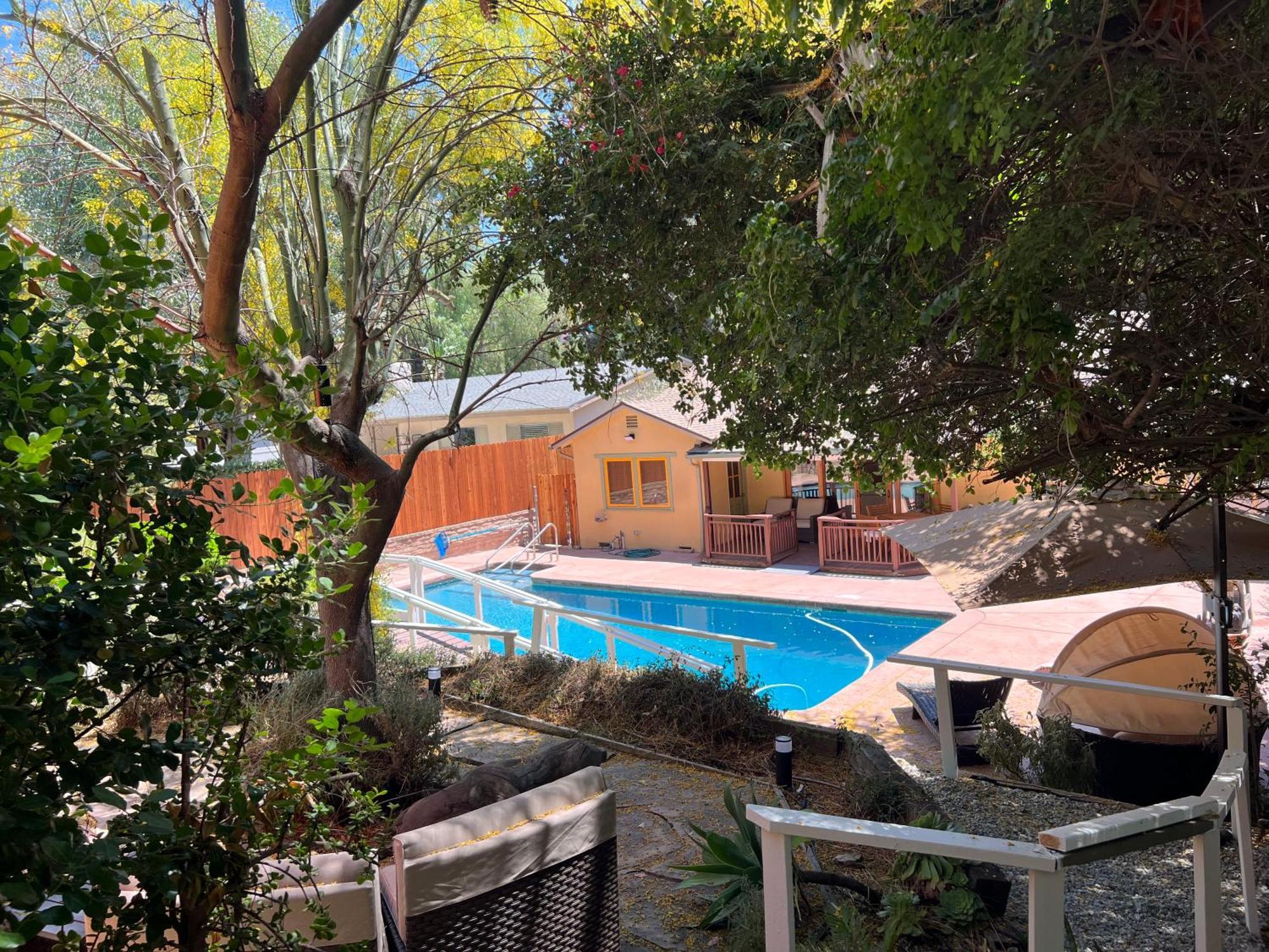 La Reforma - Newly Designed 4br House & Pool In Angeles By Topanga Villa