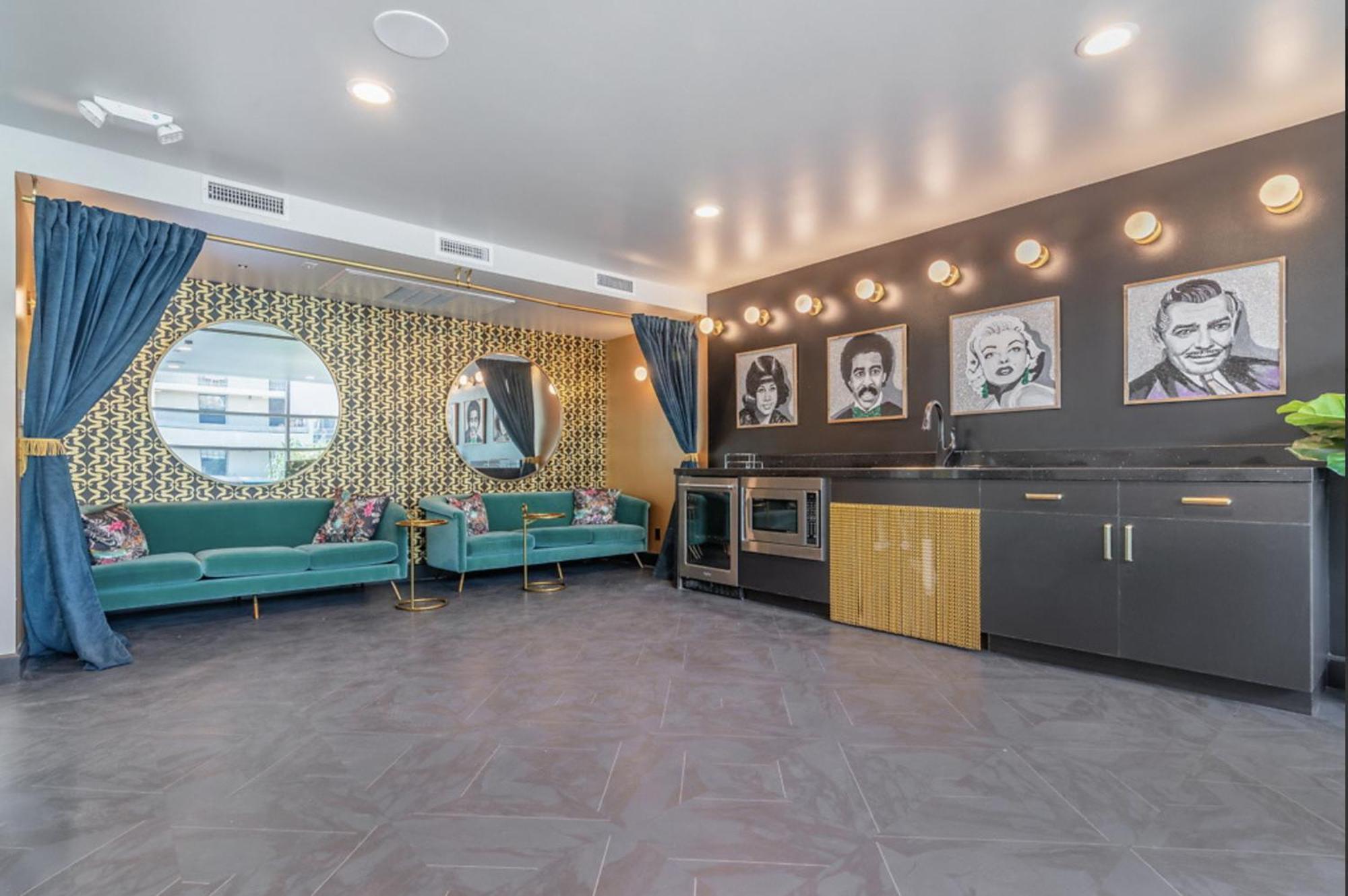 Lux Oasis In West Hollywood, Free Parking & Swimming Pool Los Angeles