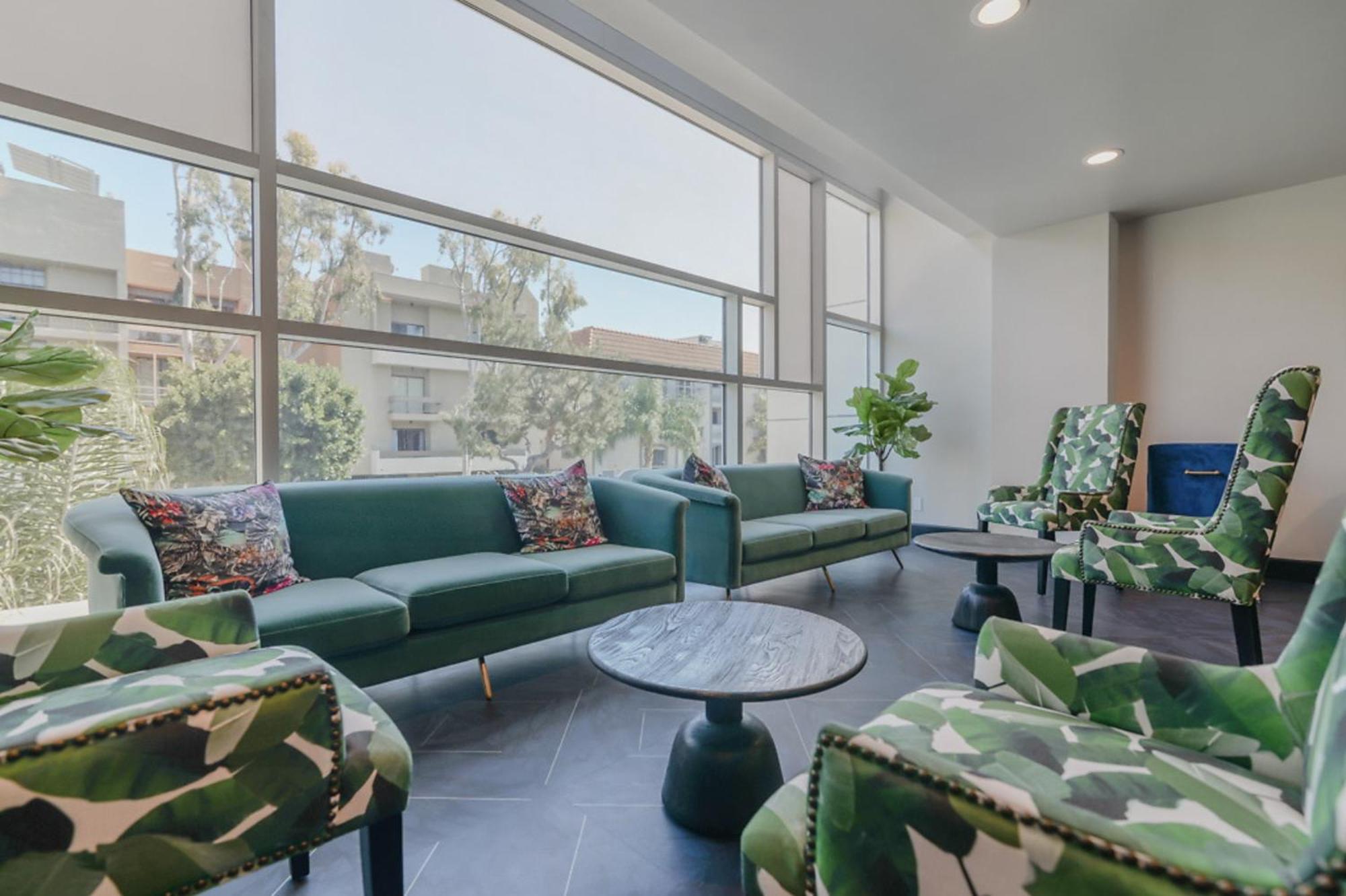 Lux Oasis In West Hollywood, Free Parking & Swimming Pool *
