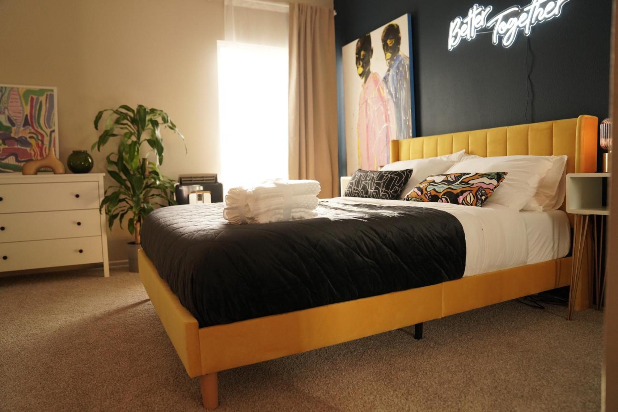 Lux Oasis In West Hollywood, Free Parking & Swimming Pool Apartment