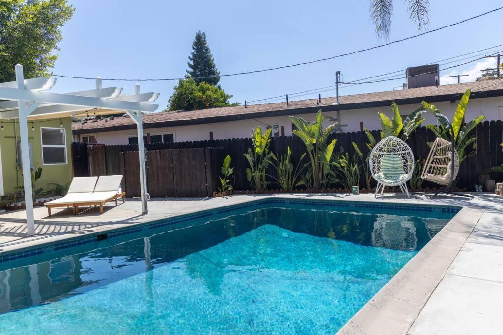 La - Newly Designed 4br With Pool & By Topanga Villa *