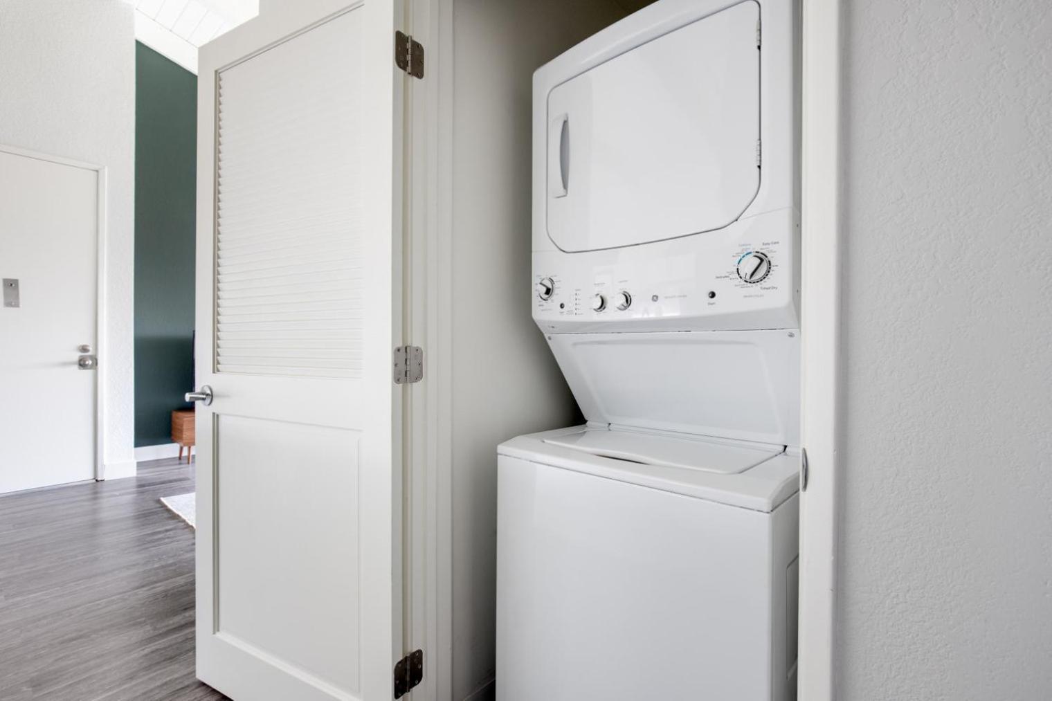 Culver 1br W Gym Pool Wd Nr Shops Lax-327 Apartment *