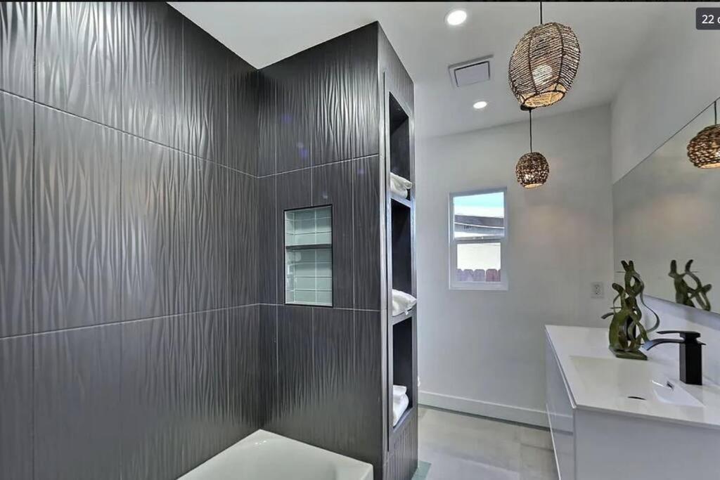 Stylish 4-bedroom In Culver Art District