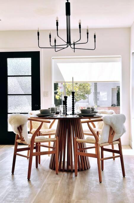 Stylish 4-bedroom In Culver Art District Los Angeles