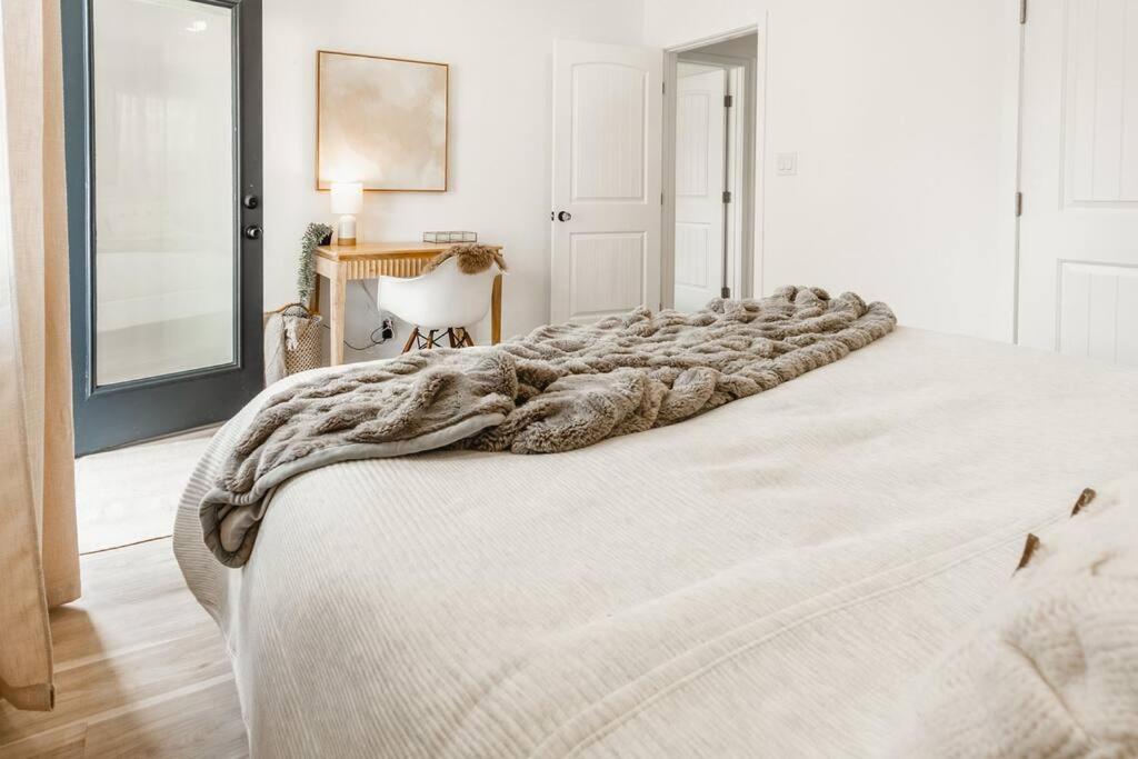 Stylish 4-bedroom In Culver Art District Los Angeles