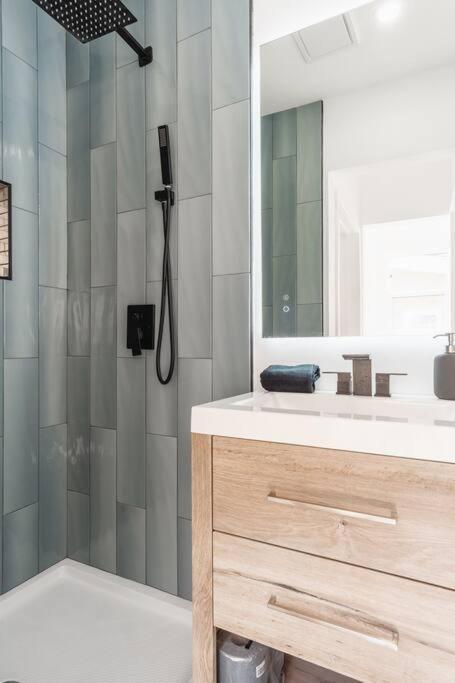 Stylish 4-bedroom In Culver Art District Villa Los Angeles