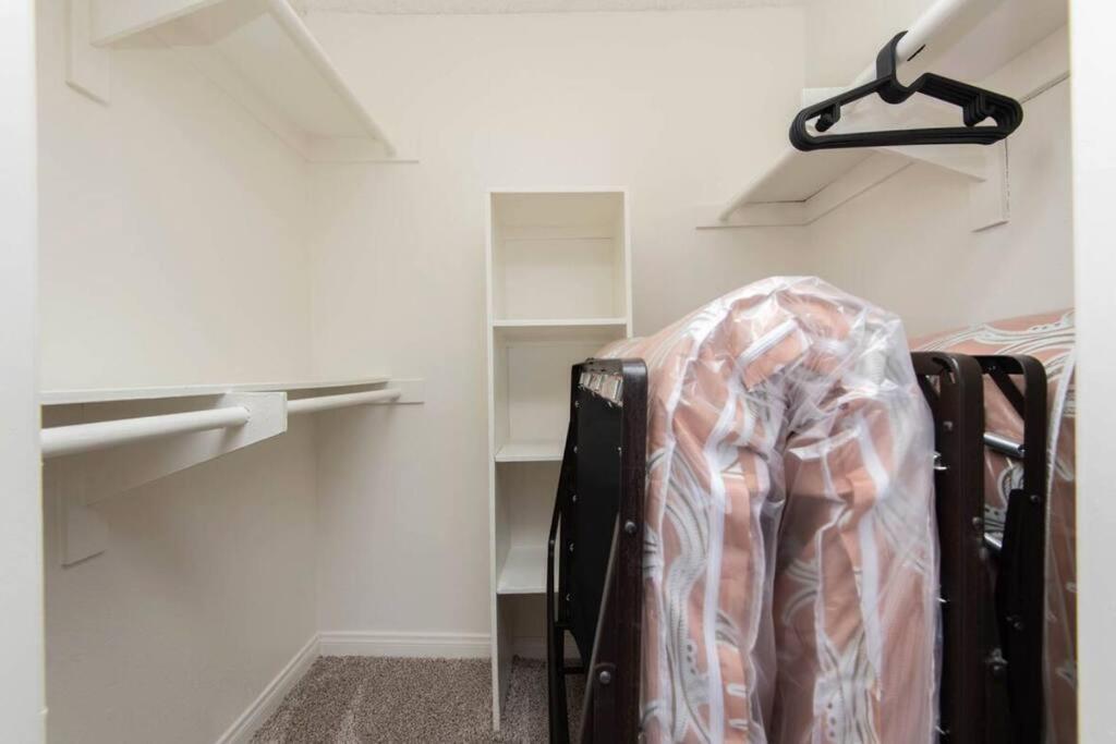 Hollywood 2bed W Rooftop Pool & Panoramic View Apartment