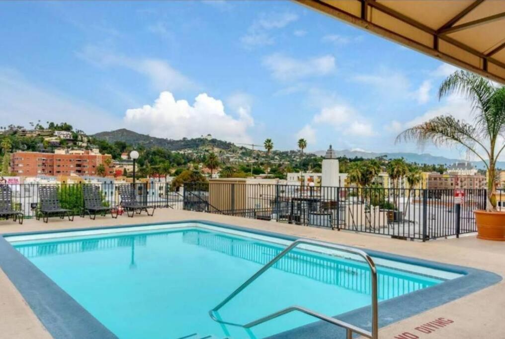 Apartment Hollywood 2bed W Rooftop Pool & Panoramic View