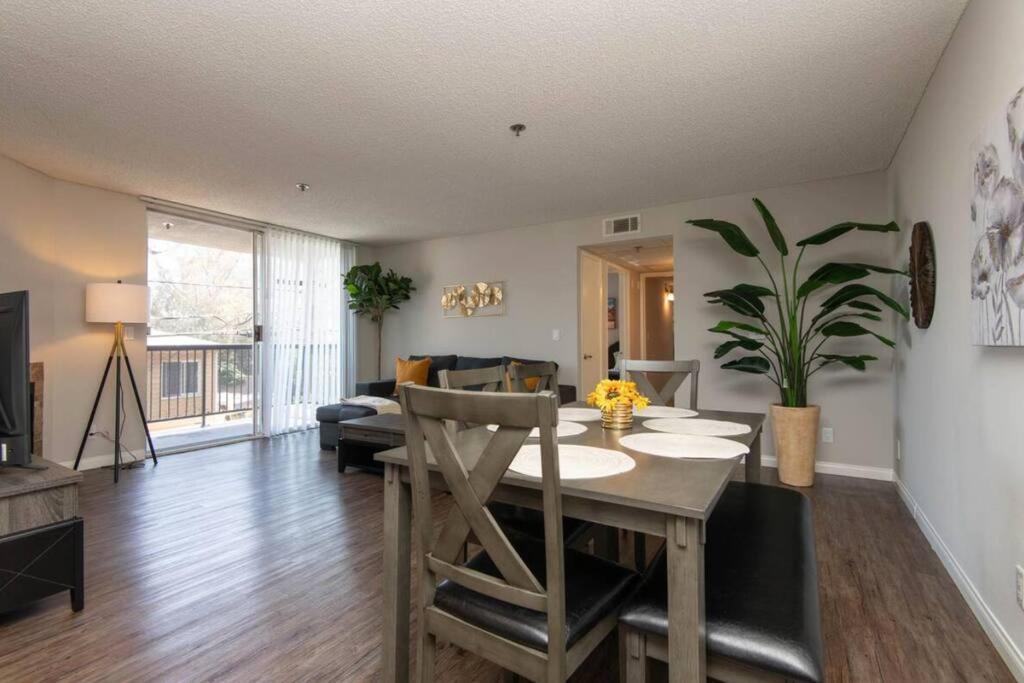 Hollywood 2bed W Rooftop Pool & Panoramic View Apartment *