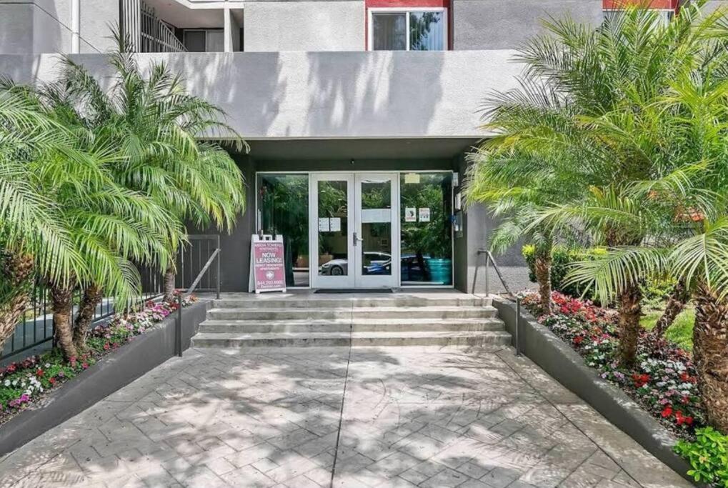 Hollywood 2bed W Rooftop Pool & Panoramic View * Los Angeles