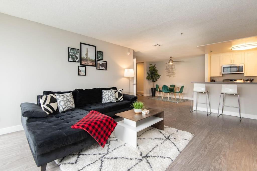 Hollywood 2bed W Rooftop Pool & Panoramic View Apartment Los Angeles