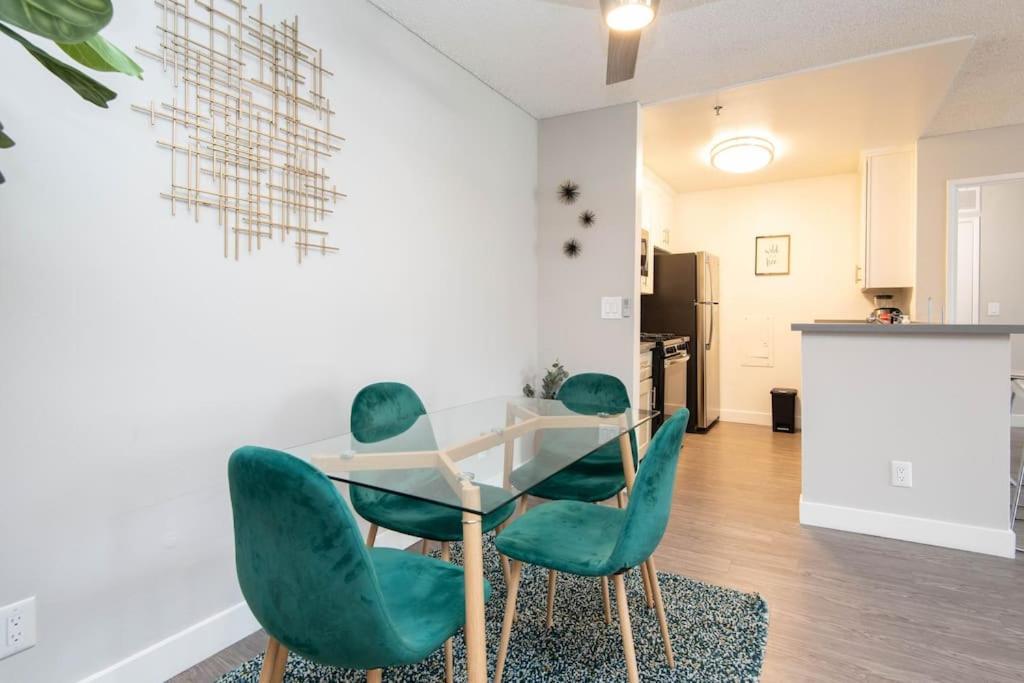 Hollywood 2bed W Rooftop Pool & Panoramic View Apartment *