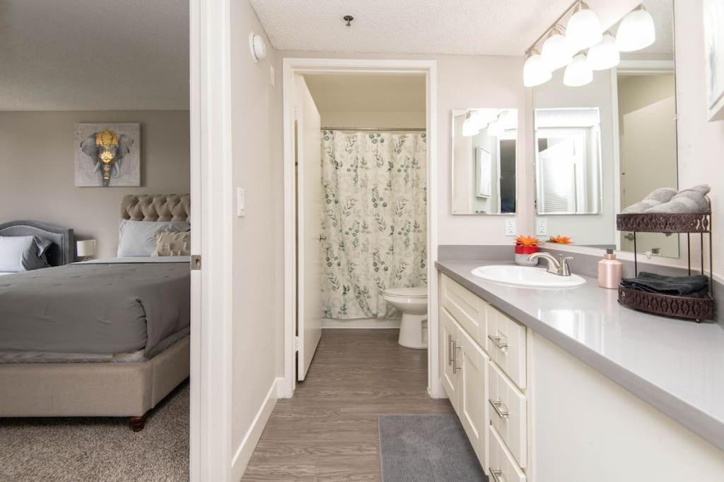 Hollywood 2bed W Rooftop Pool & Panoramic View * Los Angeles