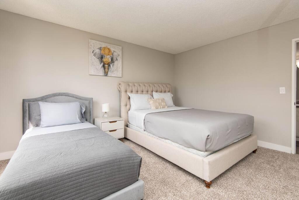 Hollywood 2bed W Rooftop Pool & Panoramic View Apartment