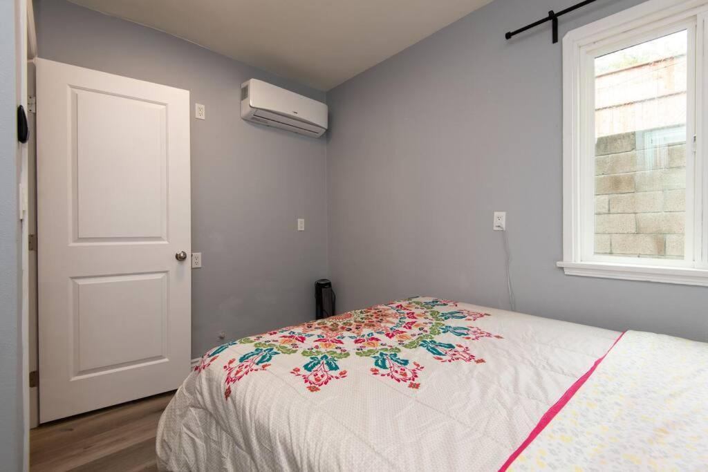 Apartment Lovely 3bedroom With Free Parking On Premise Los Angeles