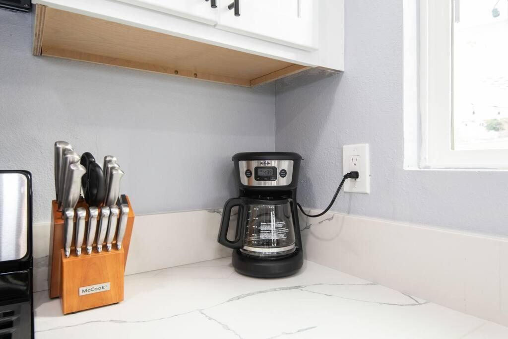 Lovely 3bedroom With Free Parking On Premise Apartment *