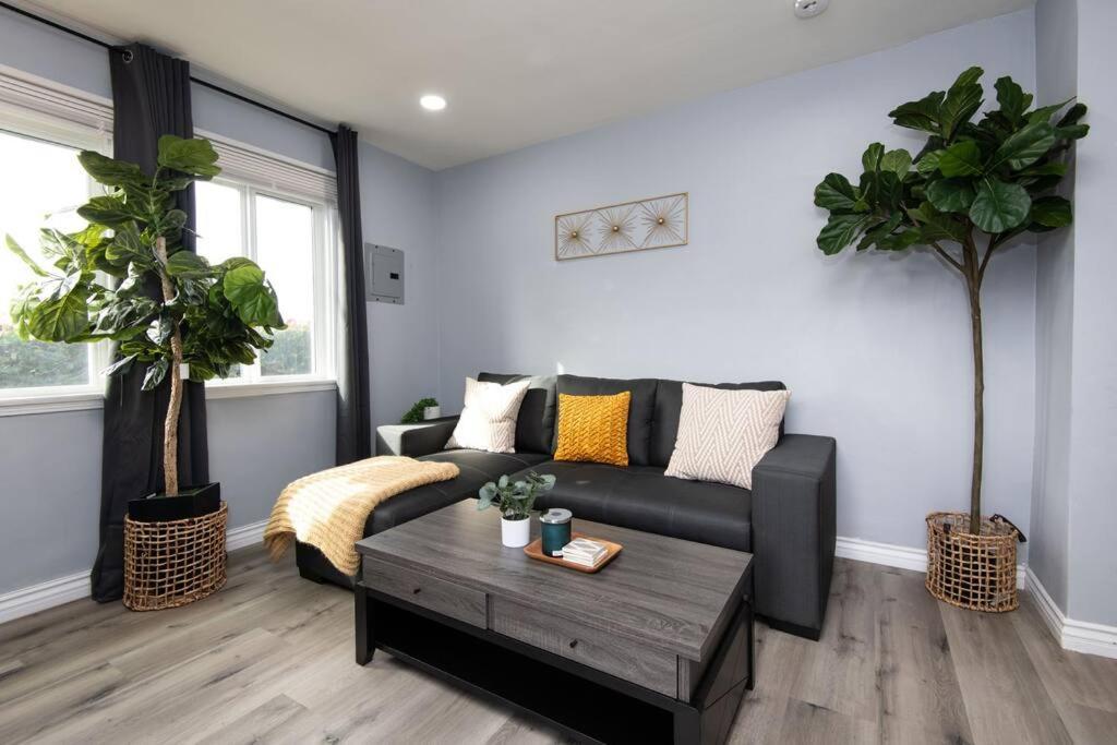 Apartment Lovely 3bedroom With Free Parking On Premise
