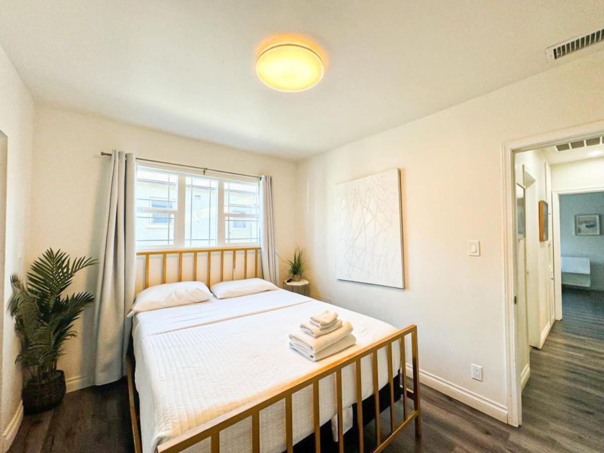 Modern 2-bedroom In Heart Of The City Holiday home Los Angeles