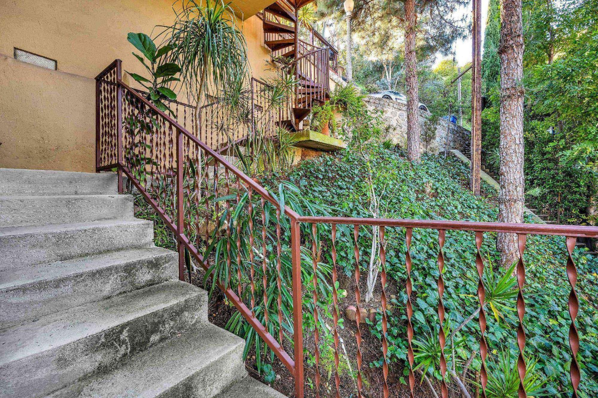 Secret Stairs #1 *