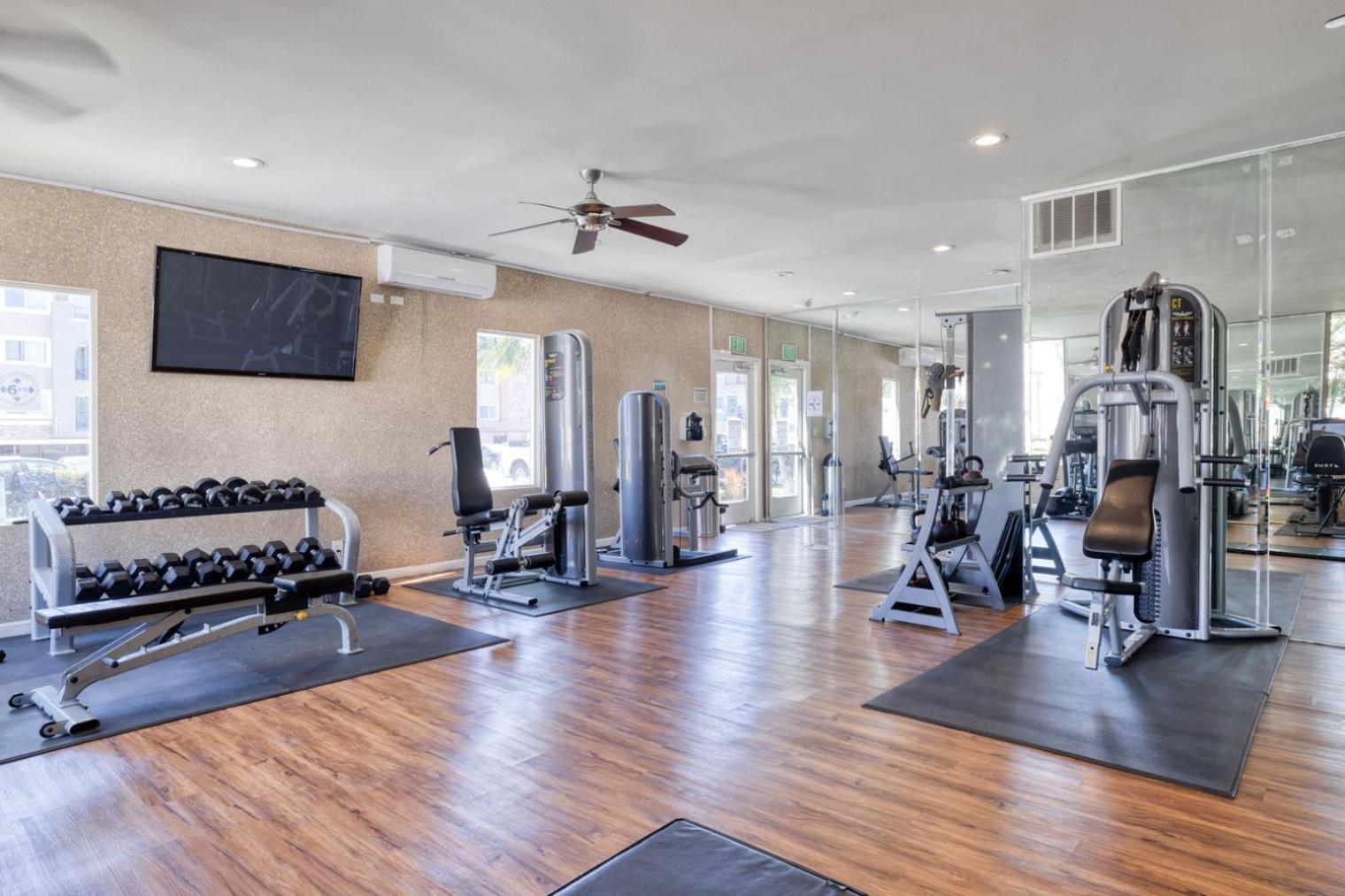 Woodland Hills 2br W Pool Gym Nr Warner Center Lax-698 *