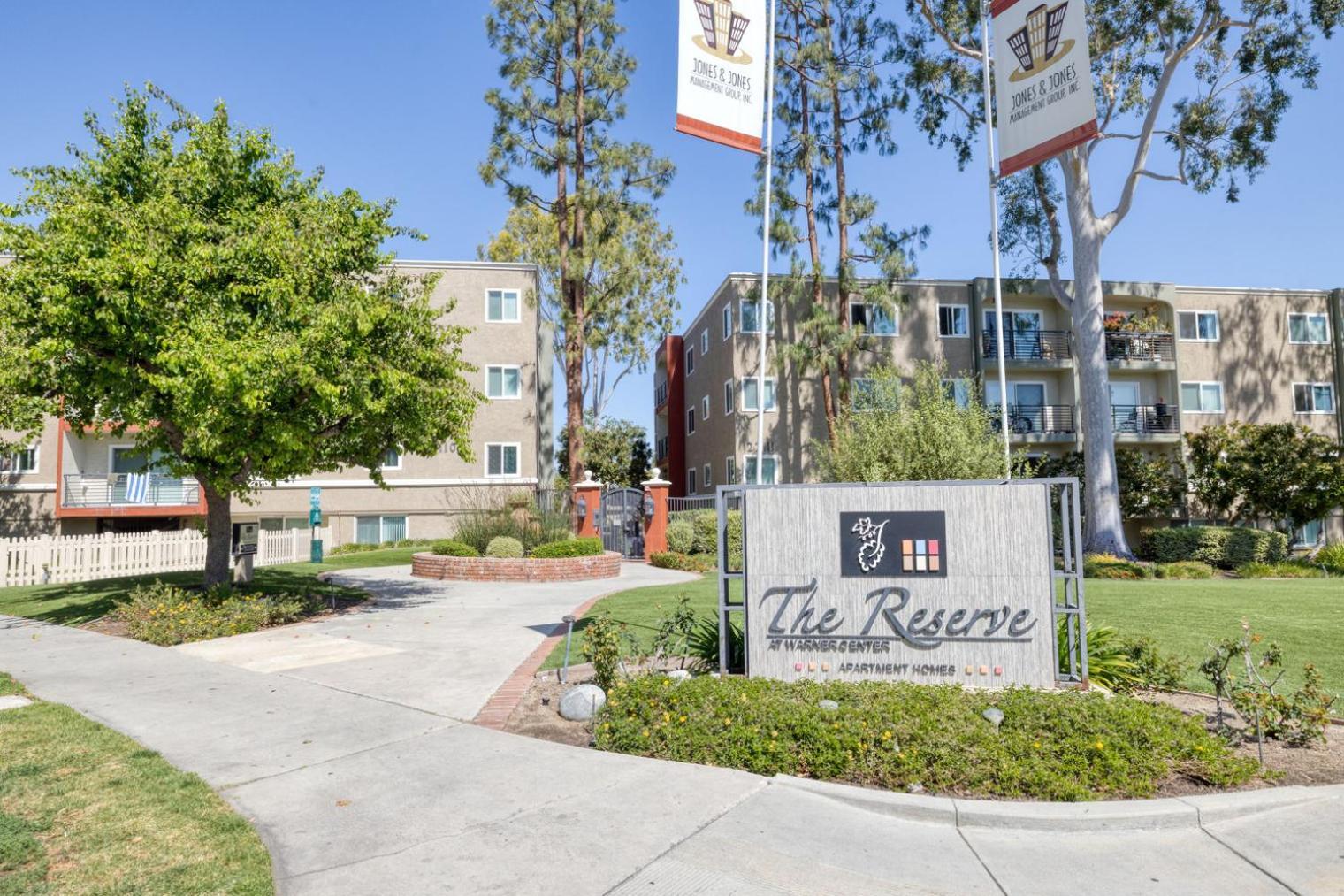 Woodland Hills 2br W Pool Gym Nr Warner Center Lax-698 *