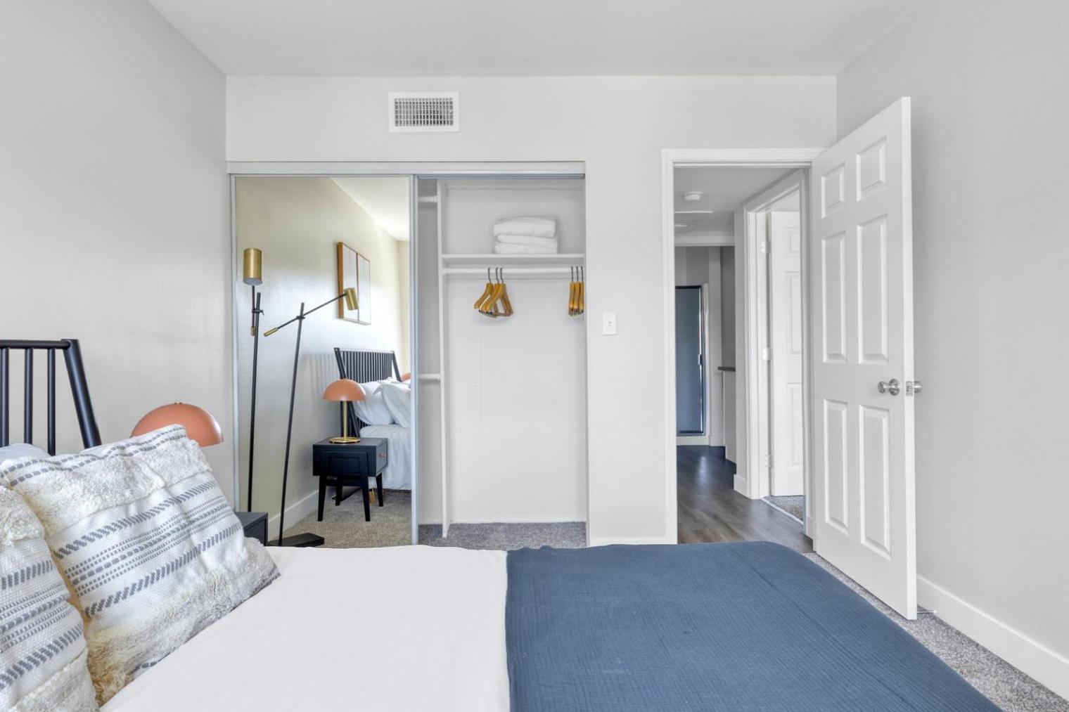 Apartment Woodland Hills 2br W Pool Gym Nr Warner Center Lax-698 Los Angeles