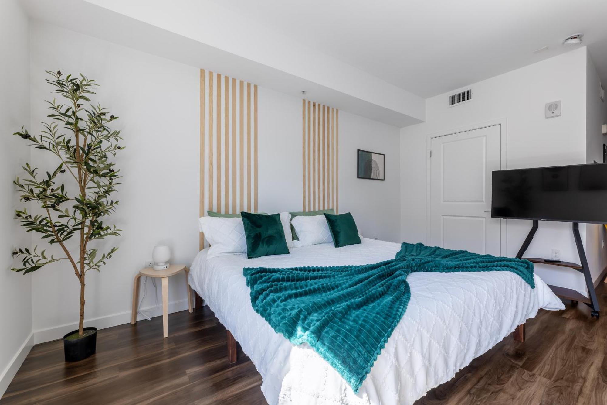 Luxury Hollywood - Pool/gym/parking Los Angeles