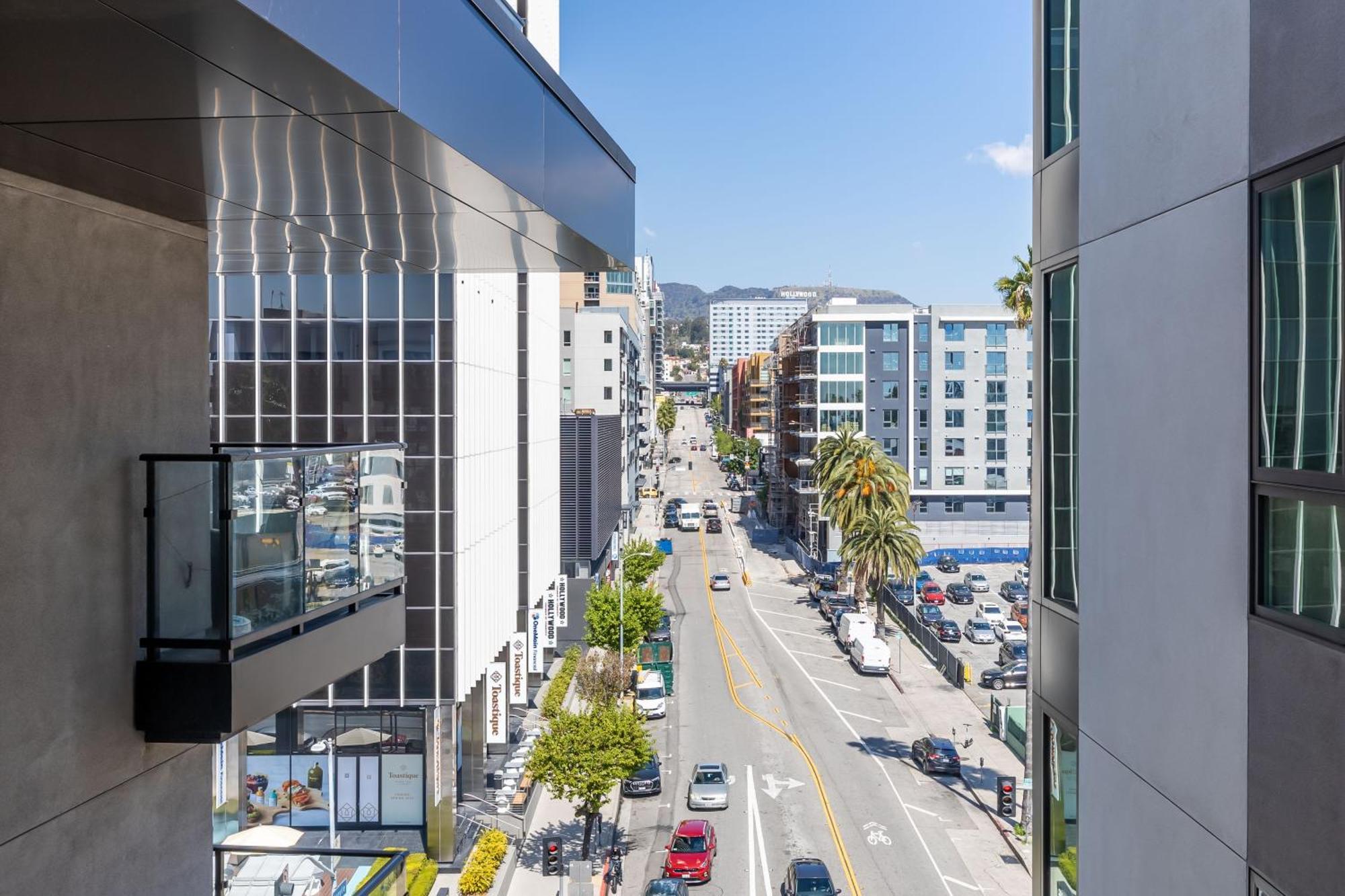 Luxury Hollywood - Pool/gym/parking Apartment *