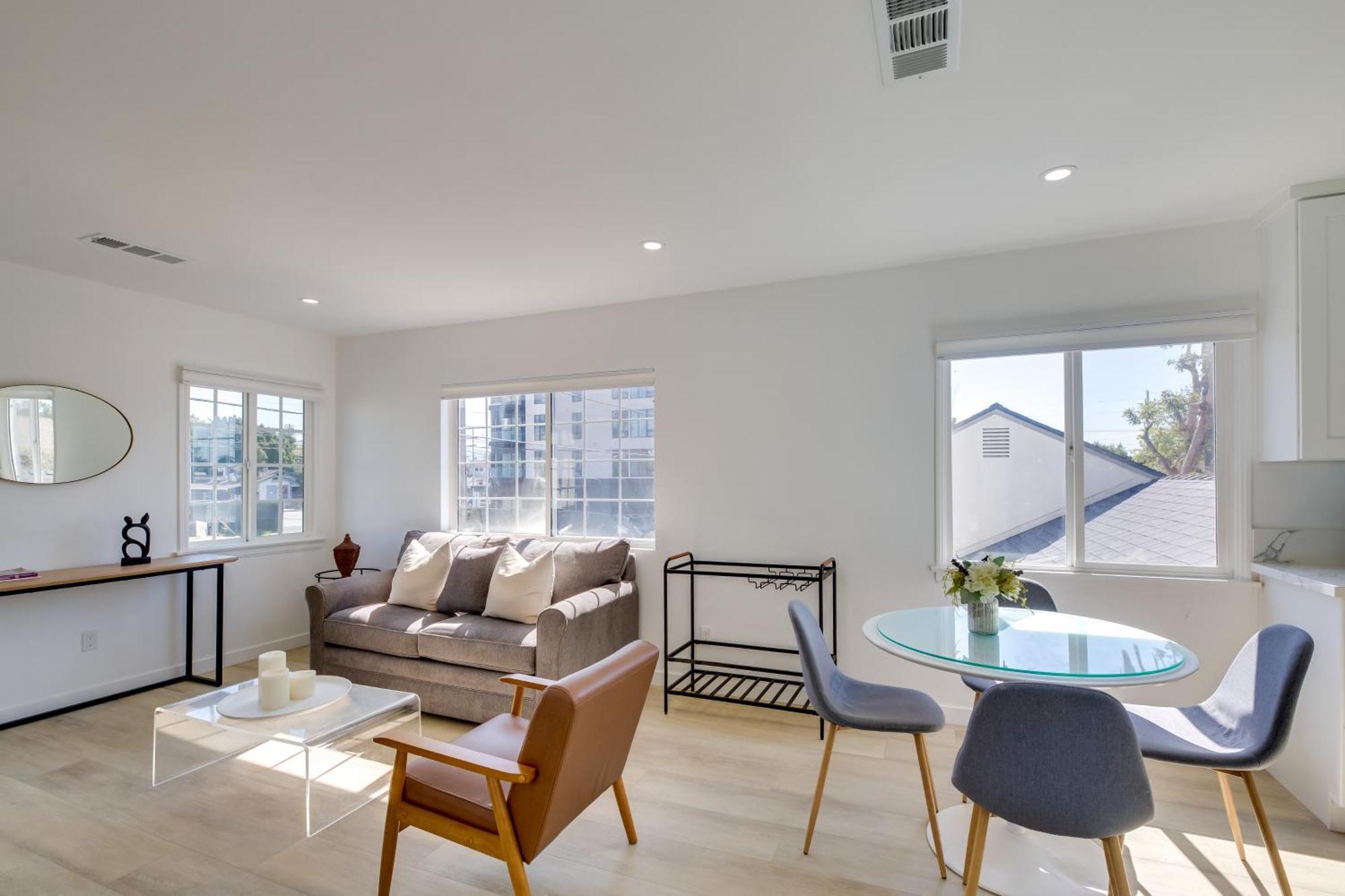 Apartment Chic Angeles Abode 6 Mi To Santa Monica Pier