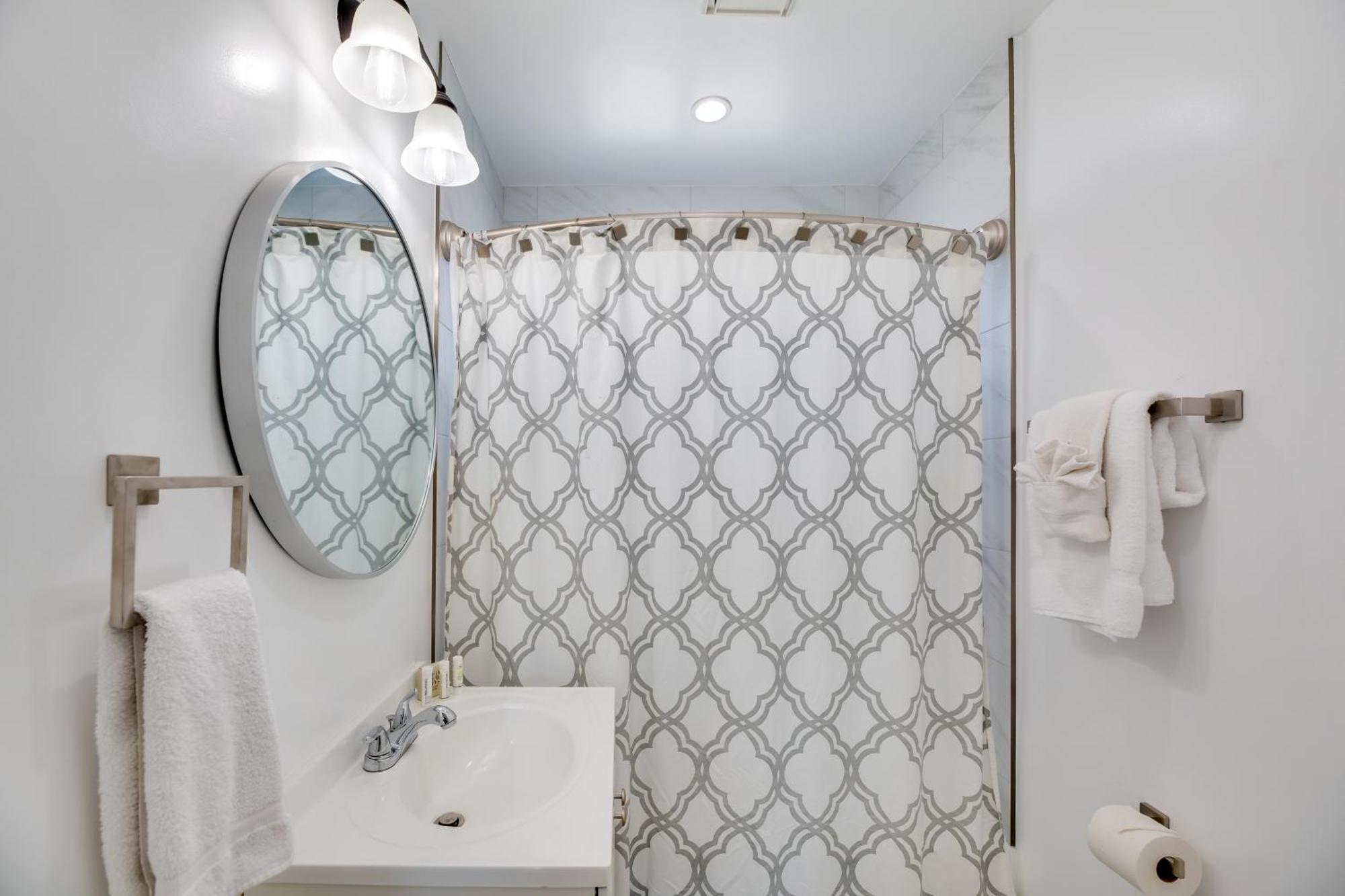 Apartment Chic Angeles Abode 6 Mi To Santa Monica Pier *