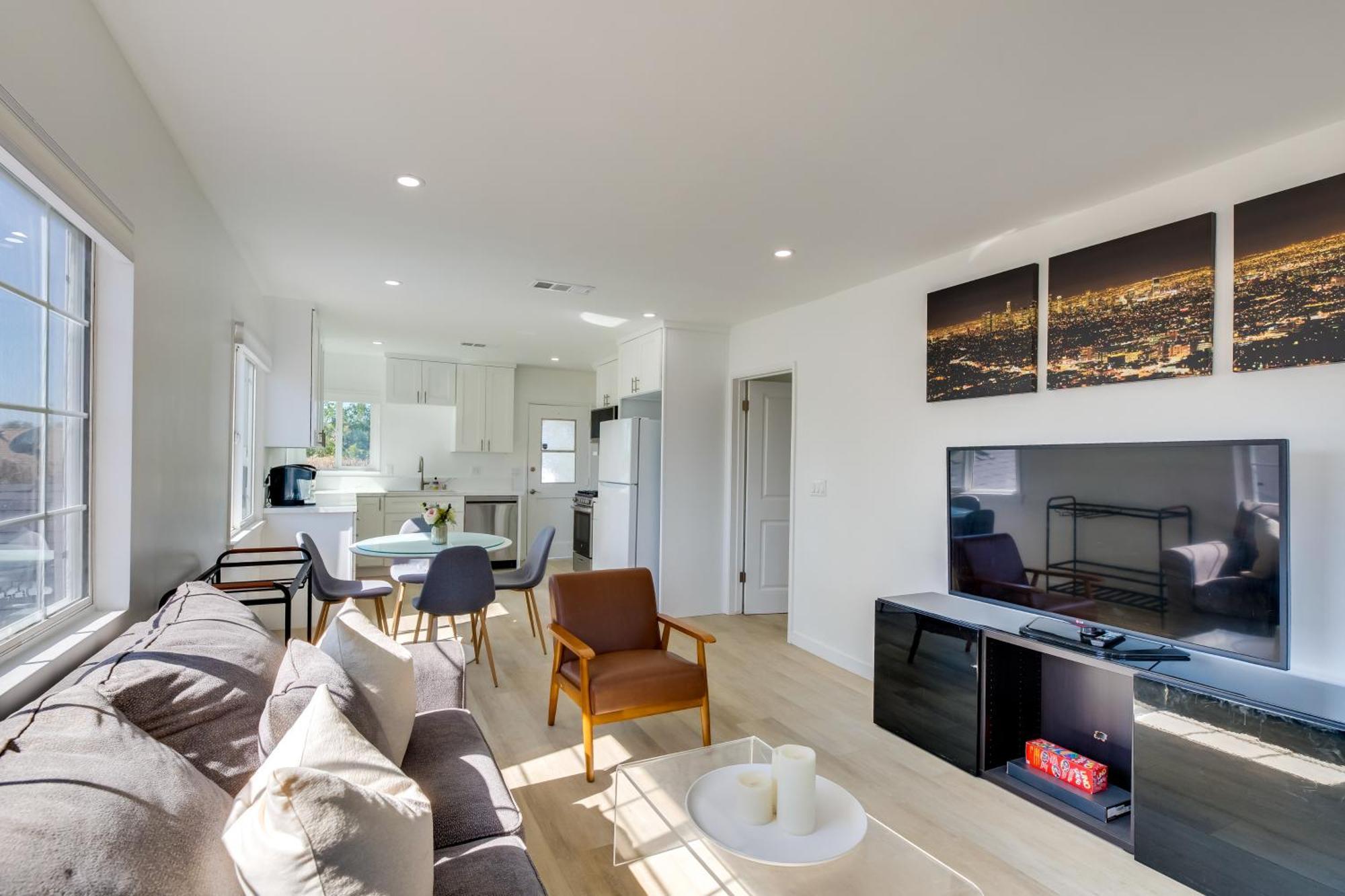 Chic Angeles Abode 6 Mi To Santa Monica Pier *