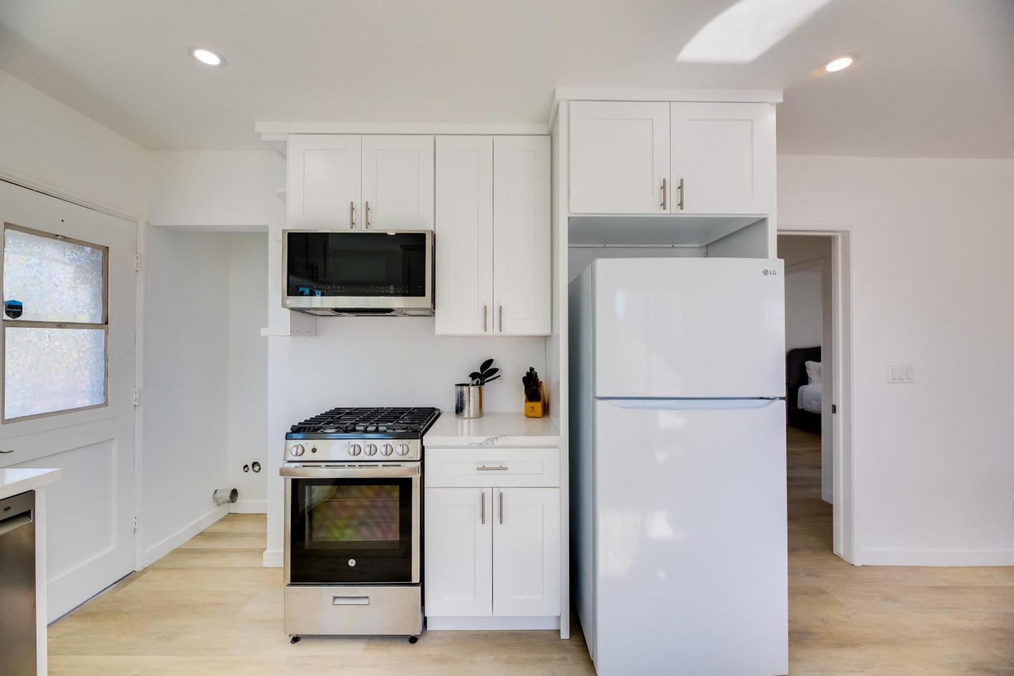 Apartment Chic Angeles Abode 6 Mi To Santa Monica Pier Los Angeles