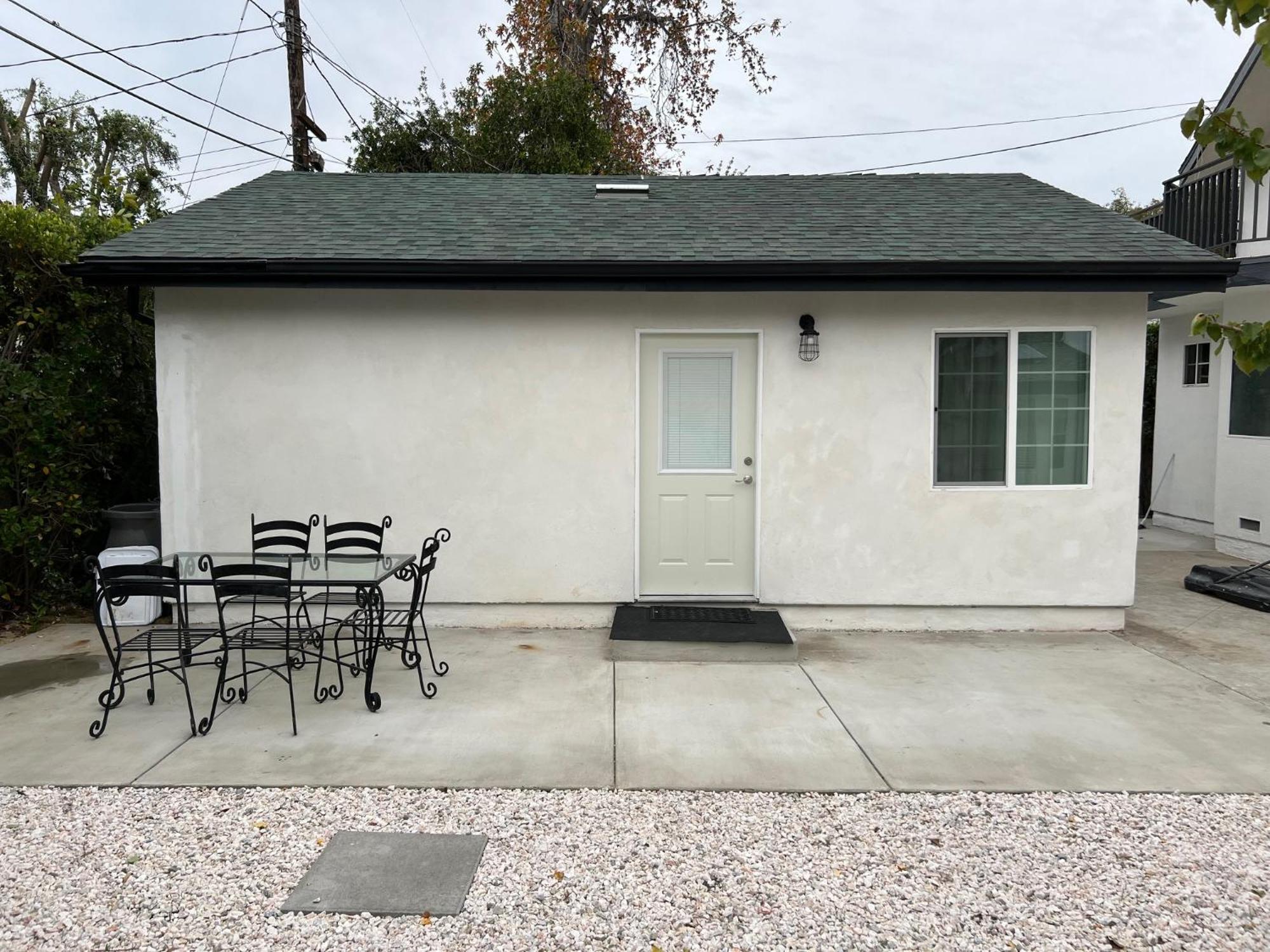 Private 1bedroom & 1bathroom Perfect For 2+ Near Universal Holiday home