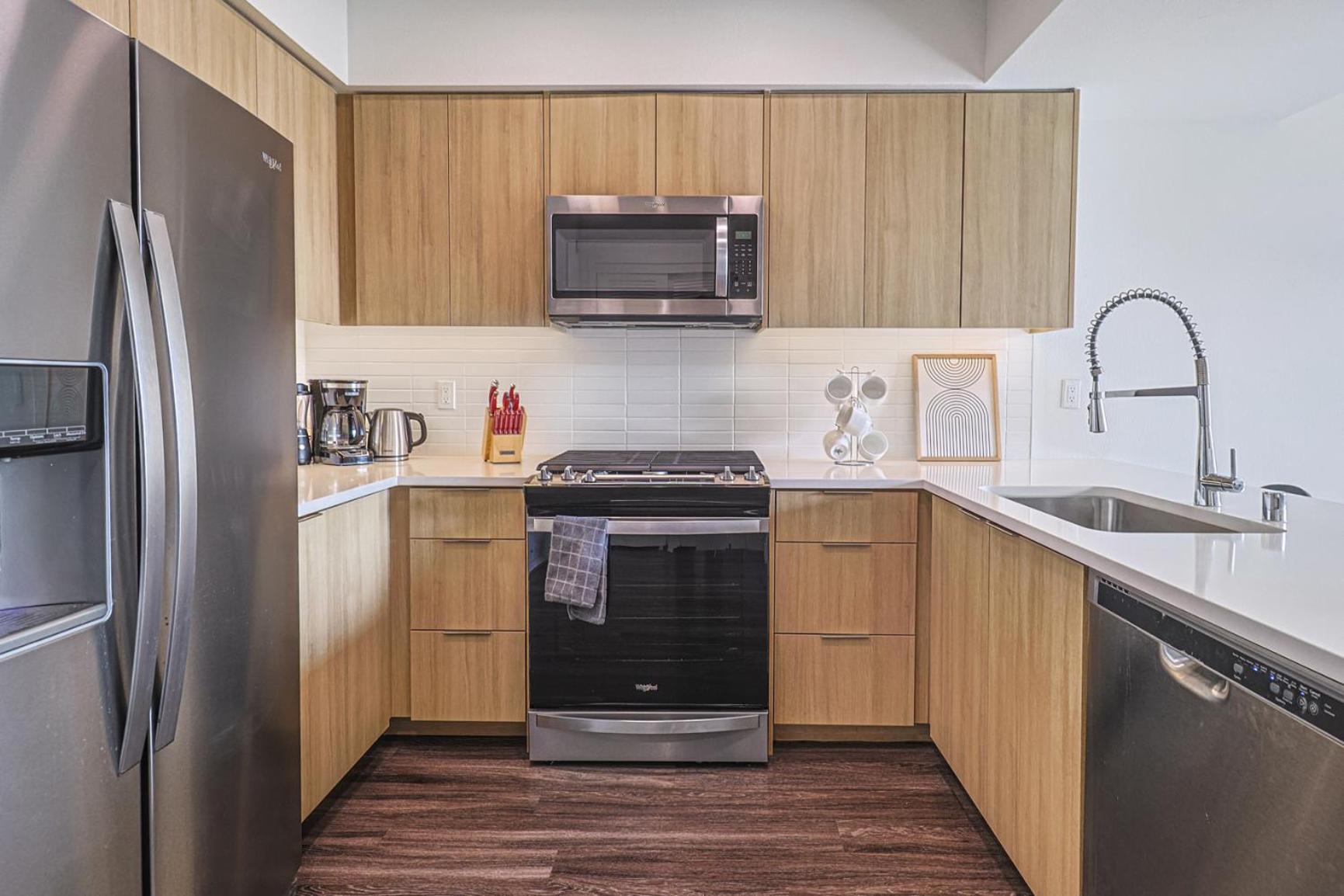 Modern 2bd & 2bth Santa Monica 5 Min To The Pier